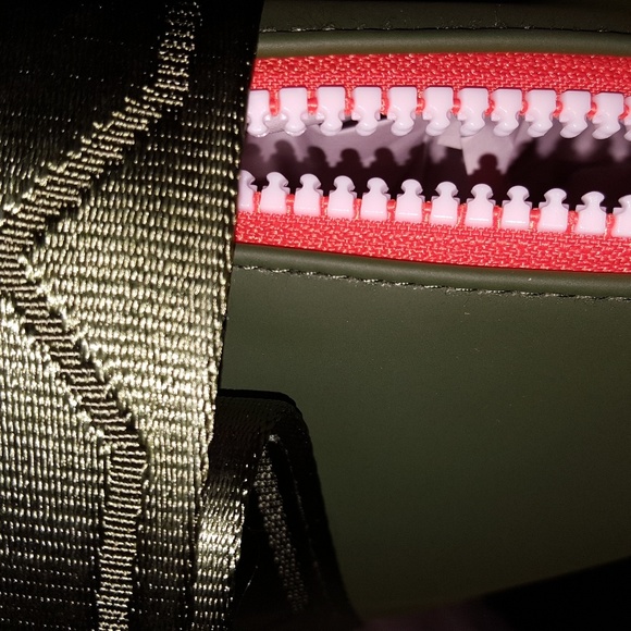 Hunter Tote - Picture 5 of 6